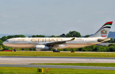 A6-EYO (852) 2007 Airbus A330-243