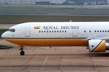 V8-RBG (25532) 1992 Boeing 767-33A(ER)