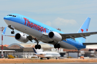 G-TAWB (37242) 2012 Boeing 737-8K5 WL