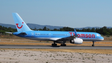 G-BYAX (28834) 1999 Boeing 757-204(WL)