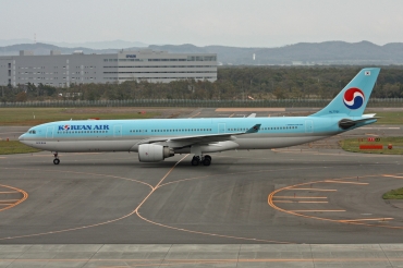 HL7701 (425) 2001 Airbus A330-323