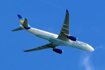 OY-VKH (356) 2000 Airbus A330-343