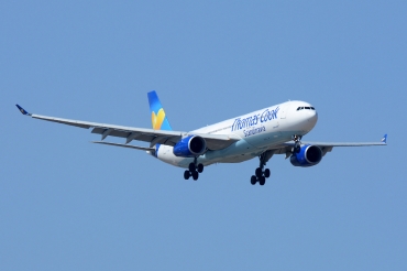OY-VKH (356) 2000 Airbus A330-343