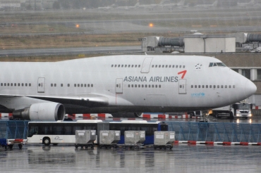 HL7428 (cn 28552) Boeing 747-48E