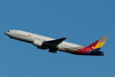 HL7732 (cn 29174) Boeing 777-28EER