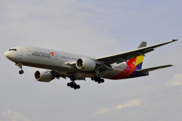 HL7732 (cn 29174) Boeing 777-28EER