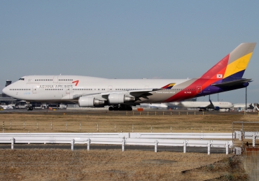 HL7428 (cn 28552) Boeing 747-48E