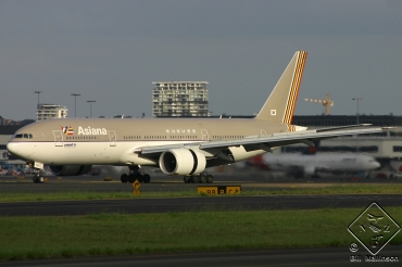 HL7732 (cn 29174) Boeing 777-28EER
