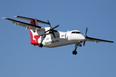 VH-TQG (430) Bombardier Dash 8 201