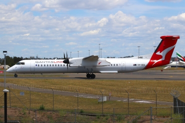 VH-QOA (4112) 2005 Bombardier Dash 8-Q402