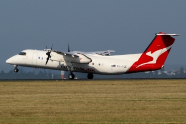 VH-TQE (596) Bombardier Dash 8 Q315