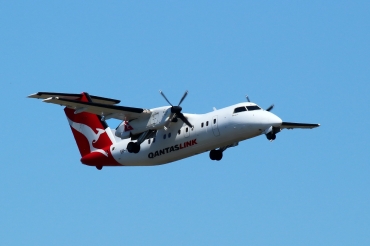 VH-TQG (430) Bombardier Dash 8 201