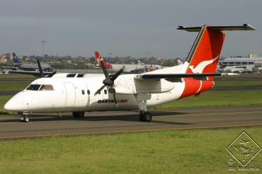 VH-TQG (430) Bombardier Dash 8 201