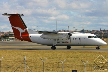 VH-TQR (208) Bombardier Dash 8 102