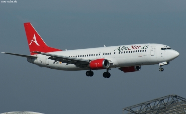 EC-LAV (cn 24352) Boeing 737-408