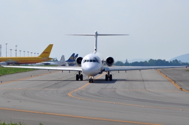 ZA-ARD (cn 49104) McDonnell Douglas MD-82