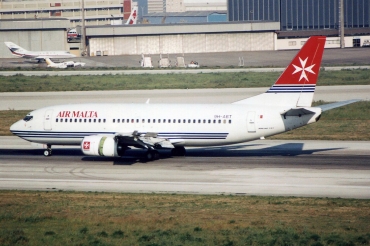 9H-ABT (cn 25615) Boeing 737-3Y5
