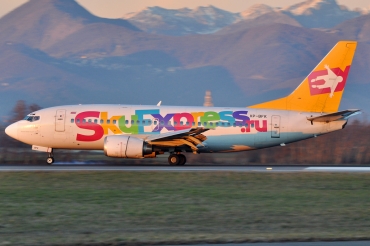 VP-BFK (24928) 1990 Boeing 737-5L9
