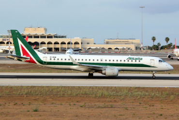 EI-RNB (19000479) 2011 Embraer 190-100LR