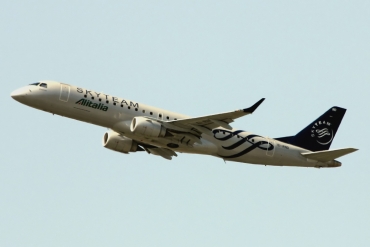 EI-RND (cn 19000512) Embraer 190-100LR