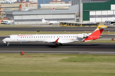 EC-MJQ (cn 19047) Bombardier CRJ-1000