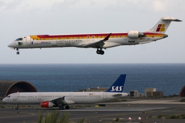 EC-JXZ (cn 15087) Bombardier CRJ900ER