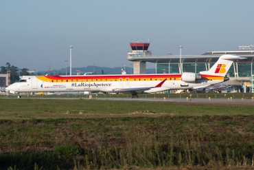 EC-LJR (cn 19002) Bombardier CRJ-1000