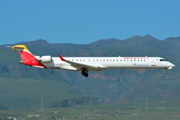 EC-MLO (19050) 2016 Bombardier CRJ-1000