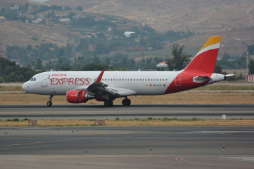 EC-LYE (5729) 2013 Airbus A320-216(WL)