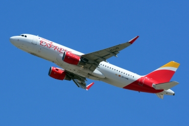 EC-LVQ (5590) 2013 Airbus A320-216(WL)