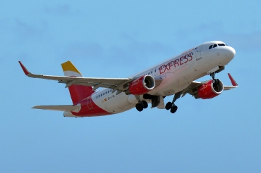 EC-LYM (5815) 2013 Airbus A320-216
