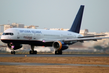 TF-FIW (24838) 1990 Boeing 757-27B