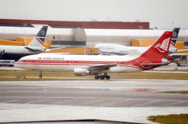 4R-ULM (193N-1211) 1981 Lockheed L-1011 TriStar 200