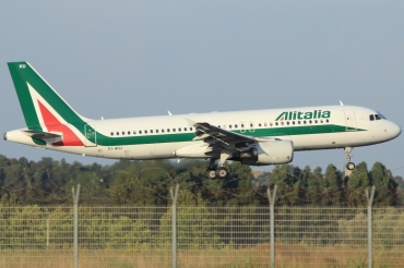 EI-IKU (1217) 2000 Airbus A320-214