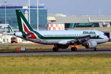 EI-IKU (1217) 2000 Airbus A320-214
