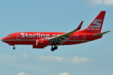 OY-MRE (28008) 1999 Boeing 737-7L9(WL)