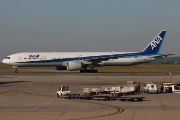 JA782A (33416) 2008 Boeing 777-381ER