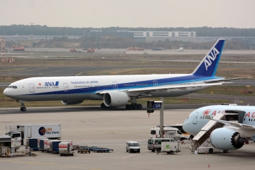 JA792A (cn 60381) Boeing 777-381ER