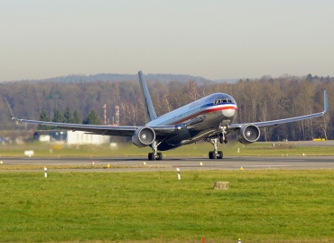 N352AA (cn 24033) Boeing 767-323ER