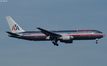 N343AN (33082) 2003 Boeing 767-323ER(WL)