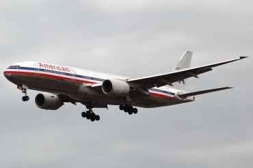 N752AN (30260) 2001 Boeing 777-223(ER)