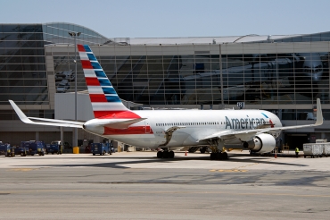 N392AN, (cn 39429), Boeing 767-323/ER
