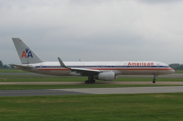 N176AA (32395) 2001 Boeing 757-223 WL