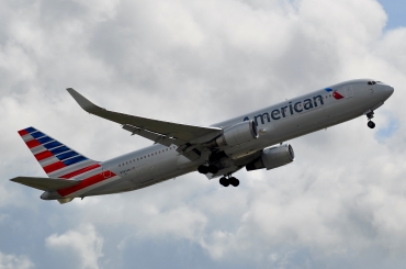 N383AN (cn 26995) Boeing 767-323ER