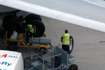 PH-OYE (28979) 1998 Boeing 767-304ER (WL)