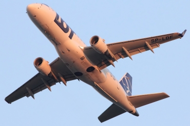 SP-LDF (17000035) Embraer 170-100LR