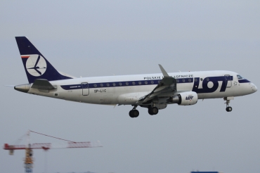 SP-LIC (17000134) Embraer 170-200STD