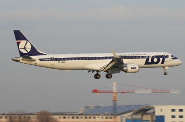 SP-LNA (19000415) Embraer 190-200LR
