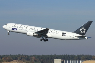 SP-LPE (24843) 1990 Boeing 767-341ER