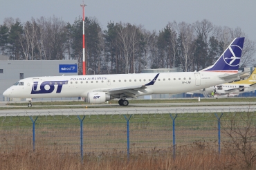 SP-LNF (19000596) Embraer 190-200LR